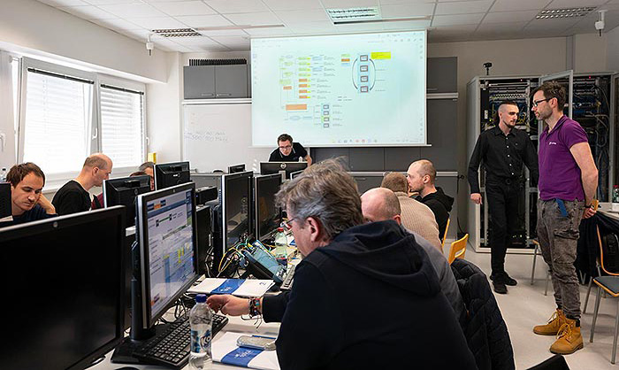 Kurz Akademie vláknové optiky a optických komunikací 20. března v Brně
